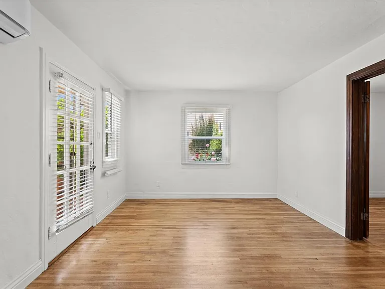 4044 Huron Ave #A — Photo 5