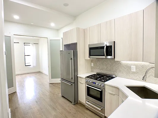 Rented by Green Leaf Management, LLC | media 15