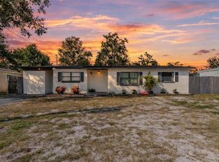 995 Emerald Dr, Mount Dora, FL 32757