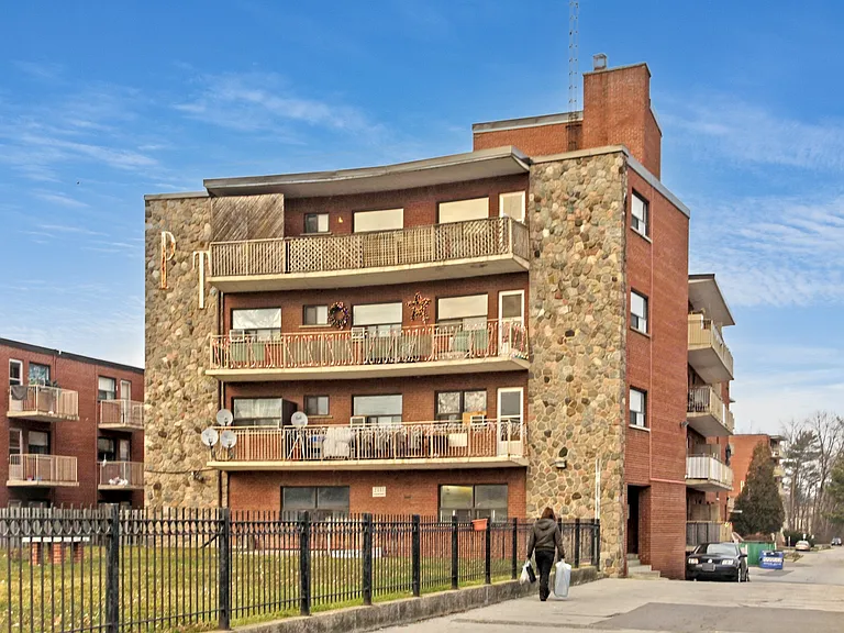 2340 Park Towers Ave — Photo 15