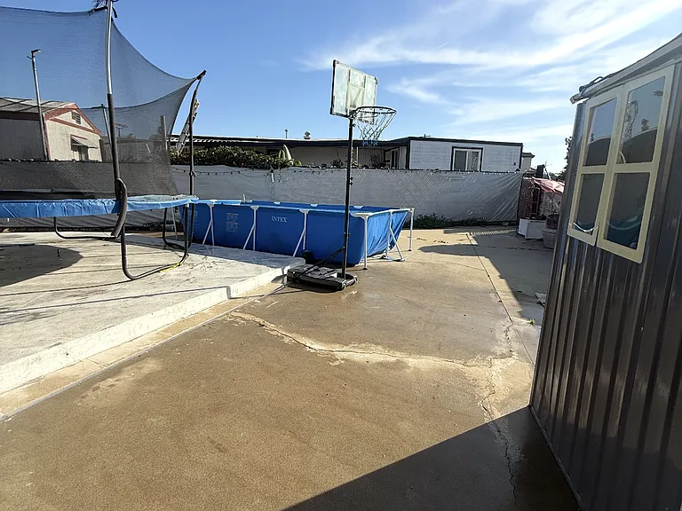 218 W Carson St #A — Photo 24