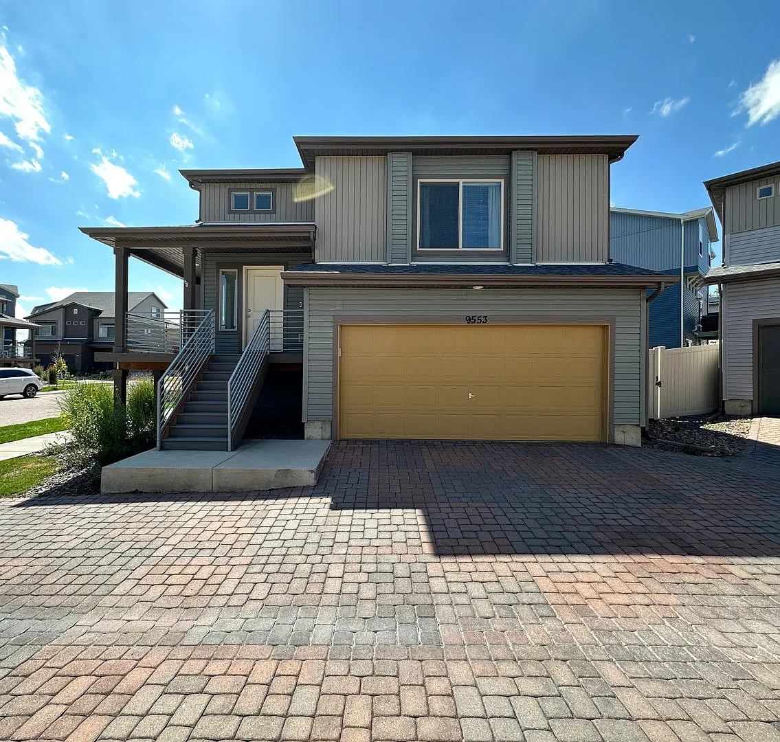 Gorgeous 2 Bedroom Carriage Home In The Stunning Banning Lewis Ranch Neighborhood — Photo 1