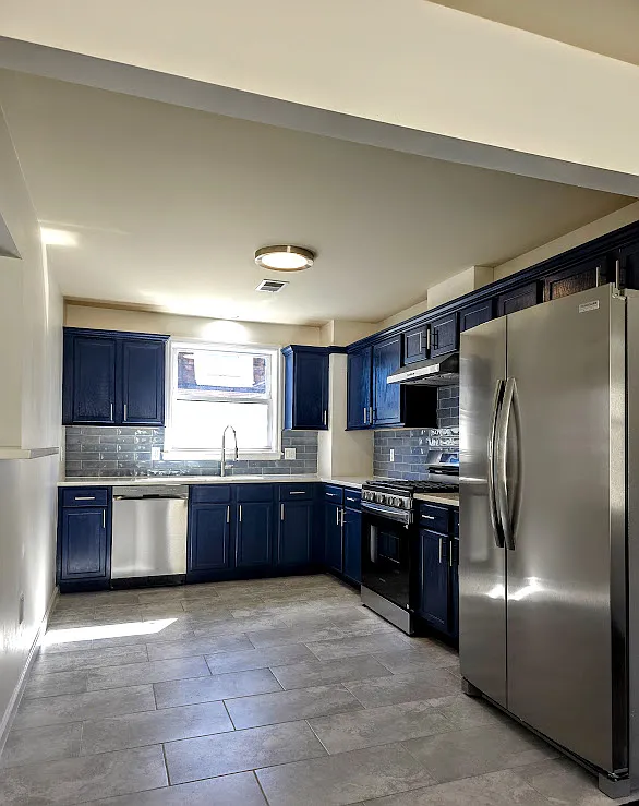 3 bed, 1100 sqft, $4,400 — Photo 4