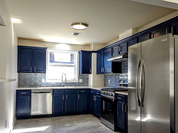 3rd image of 333 New York Ave Floor 2