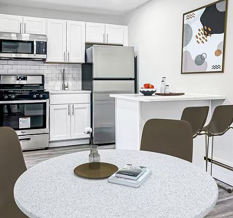 5th image of 560 Beachway #18