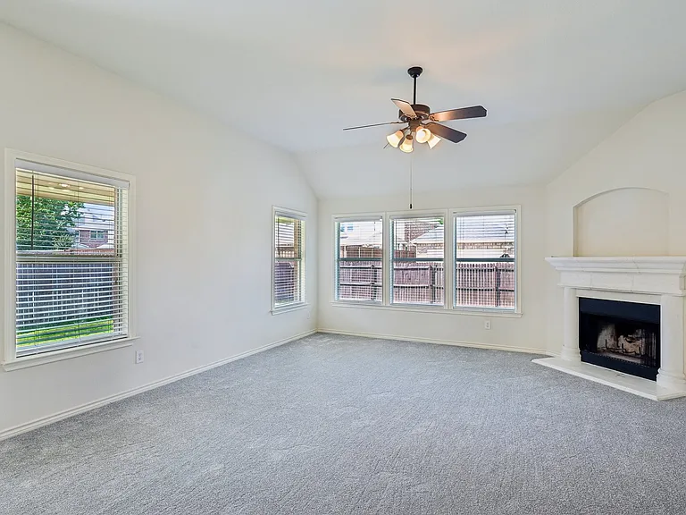 1280 Seymour Dr — Photo 3