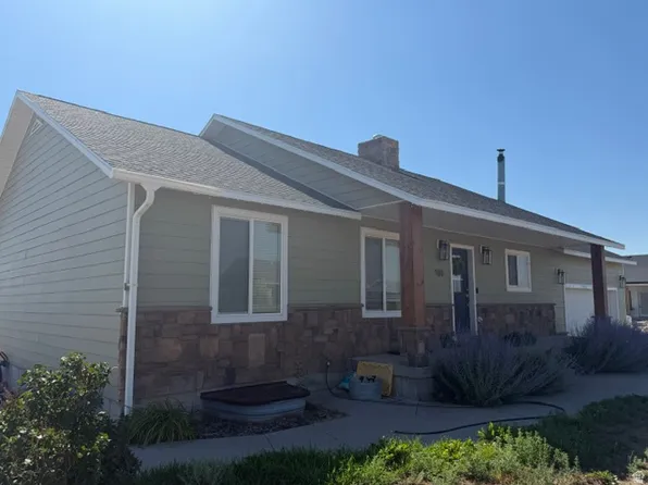 180 N Sage Ln, Loa, UT 84747