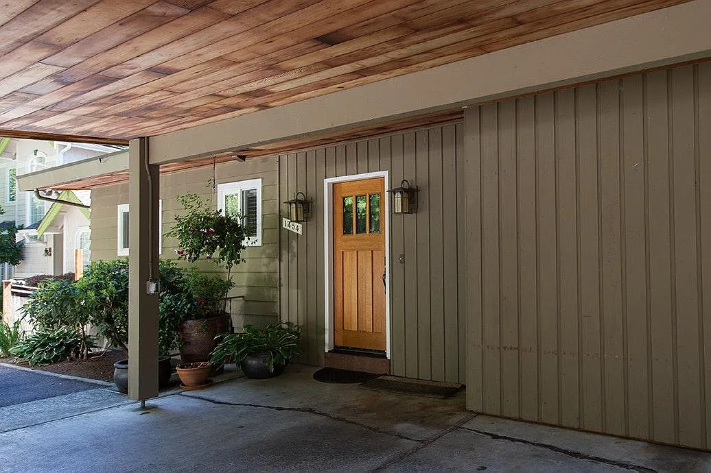 3 bed, 1900 sqft, $7,995 — Photo 3