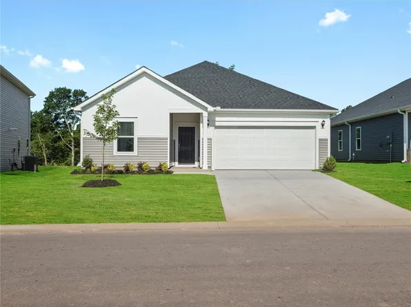 1640 Erindale Dr, Wellford, SC 29385