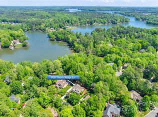908 Thorn Ridge Ln, Clover, SC 29710