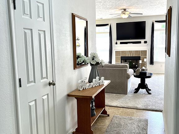 2nd image of 5843 Jackie Ln