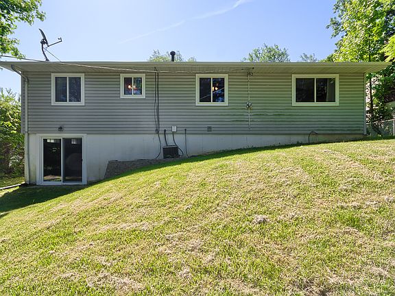3rd image of 1785 Redcoat Dr