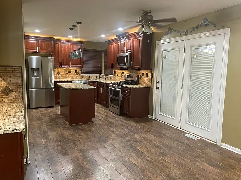 1213 Pennsbury Ln — Photo 8