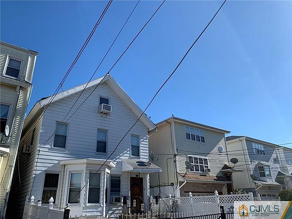 5th image of 28 Lincoln Ave