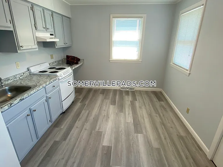 146 Highland Ave #1R — Photo 6