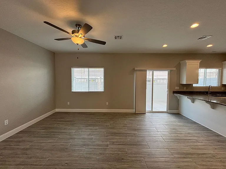 1042 S 1450 East St #22 — Photo 4