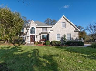 42 Coe Farm Rd, Montebello, NY 10901