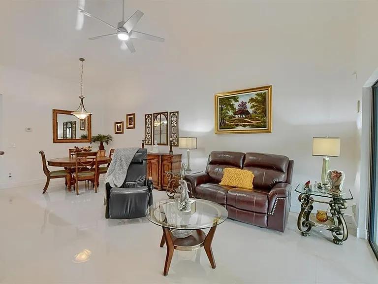 65 Centennial Ct — Photo 8