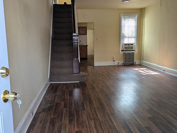 2nd image of 720 S Harrison St