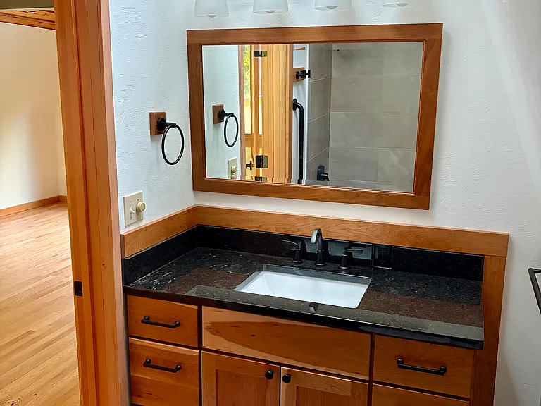 upstairs master suite bathroom