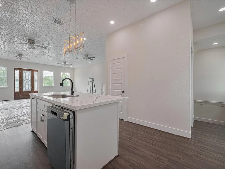 2206 Hoskins Dr — Photo 35