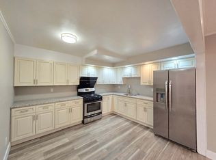 304 Sandalwood Dr #1R, Staten Island, NY 10308
