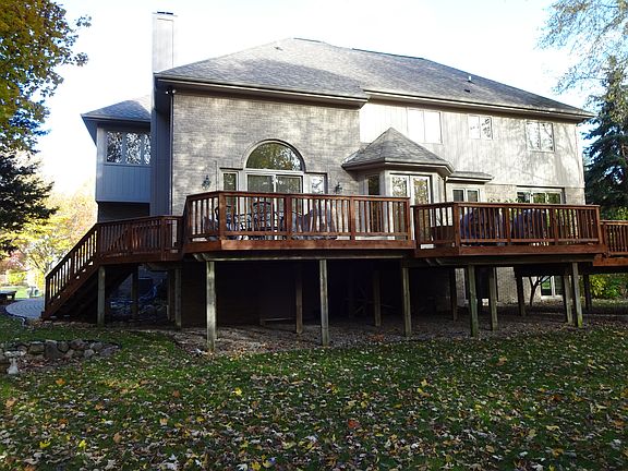 3rd image of 10309 Brooks Ln