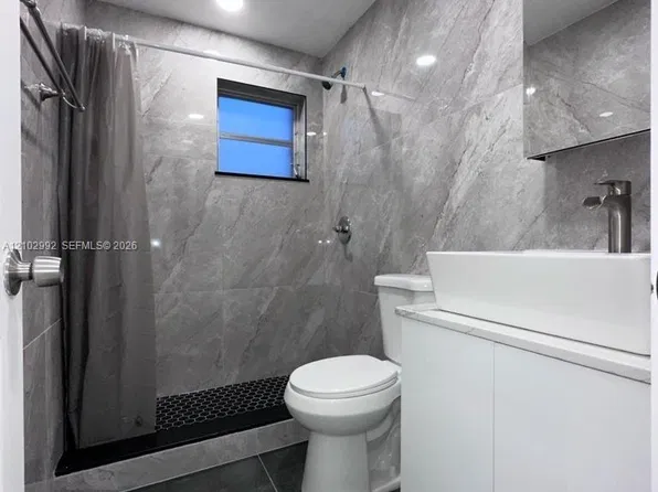 145 SW 30th Ct APT 207B, Miami, FL 33135
