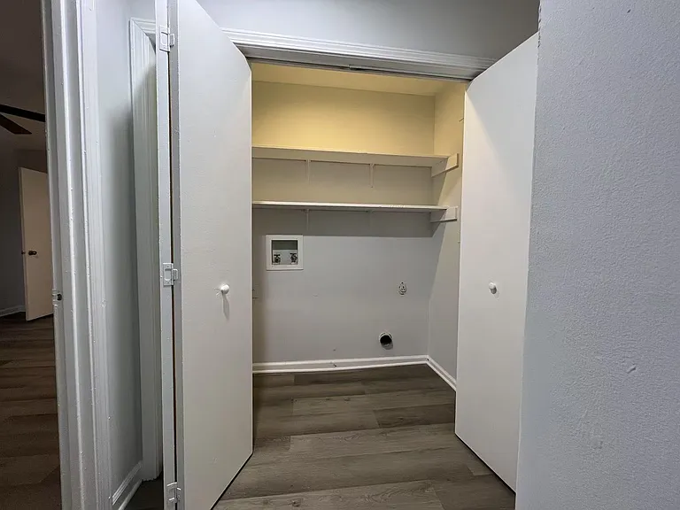 5020 Leeshire Trl — Photo 10