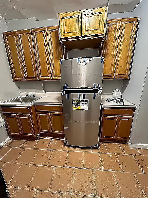 55 Nagle Avenue — Photo 2