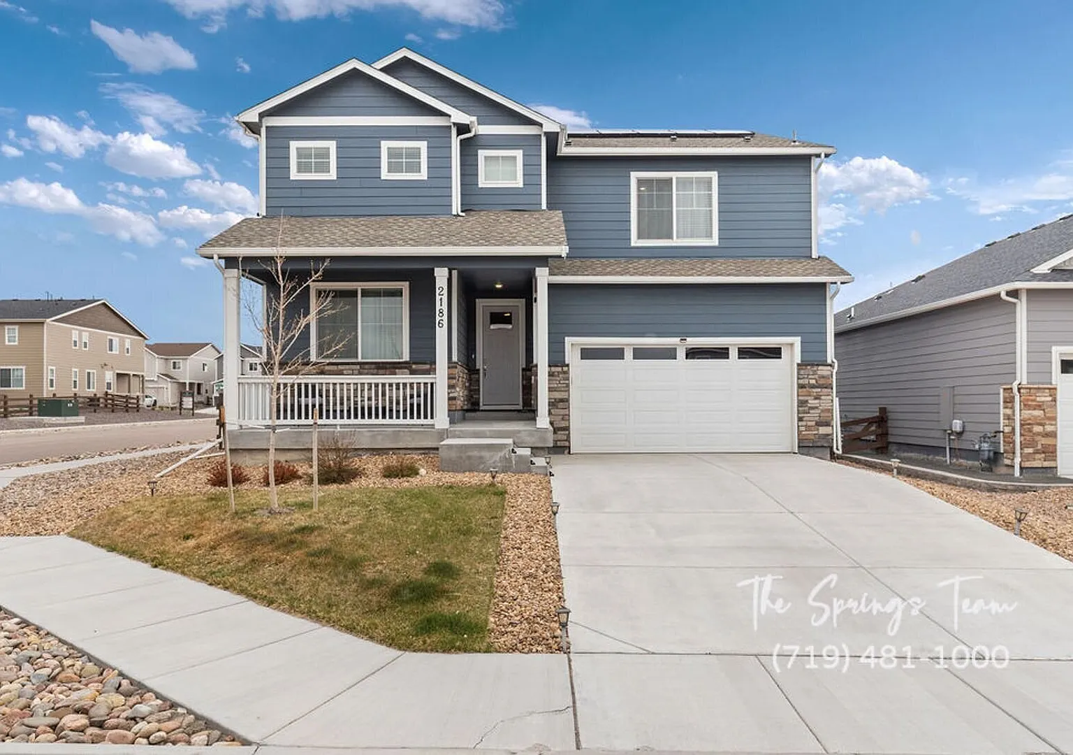 Spacious Corner Lot 5-Bedroom Home In Willow Springs Ranch — Photo 1