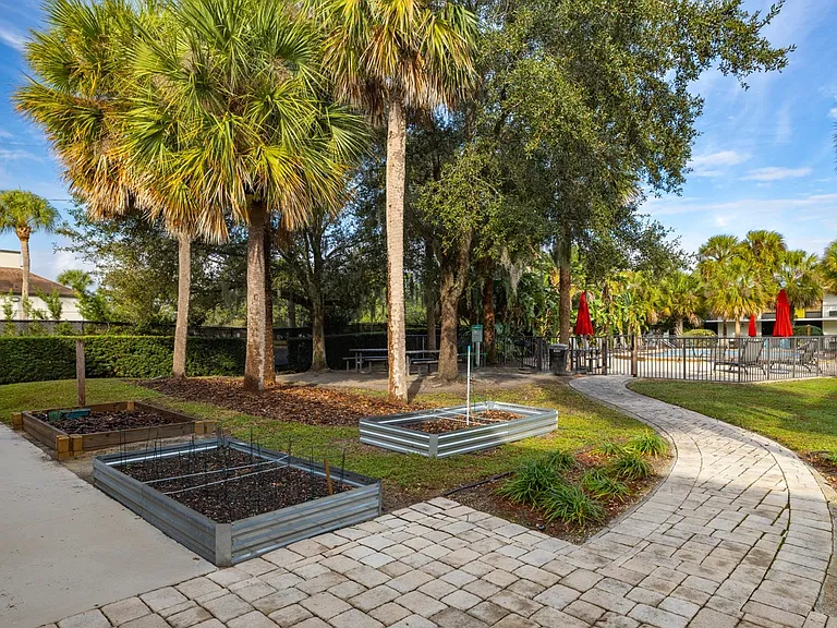 2407 W Vine St — Photo 15