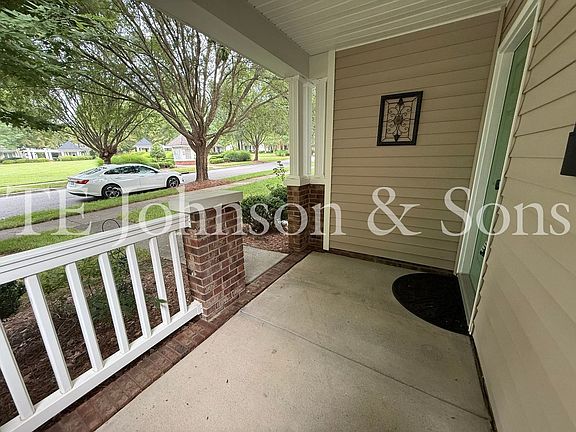 5th image of 108 Greenway St