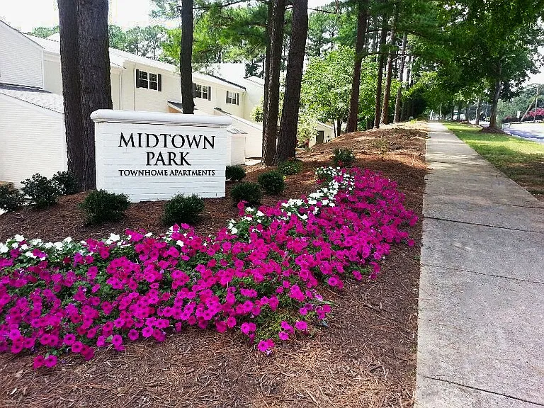 Midtown Park Townhomes — Photo 5