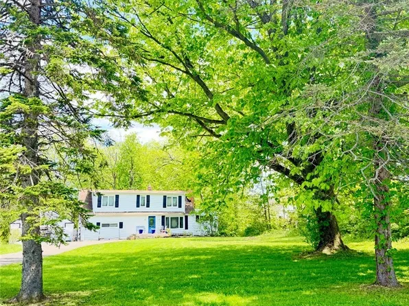 10187 Sperry Rd, Kirtland, OH 44094