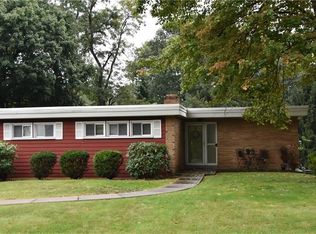 16 Winslow Dr, Pittsburgh, PA 15229