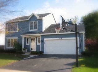 1526 Knotty Pine Dr, Elgin, IL 60123