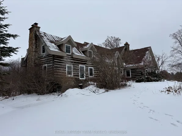 9741 Canoe Lake Rd, South Frontenac, ON K0H 1T0