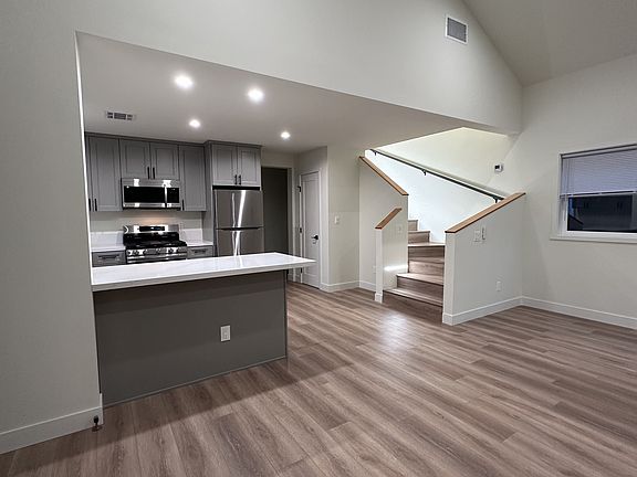 3rd image of 1715 1/2 N Avenue 45 #1715-1/2