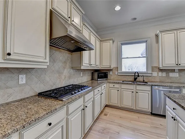 2230 Manor Creek Ct — Photo 15