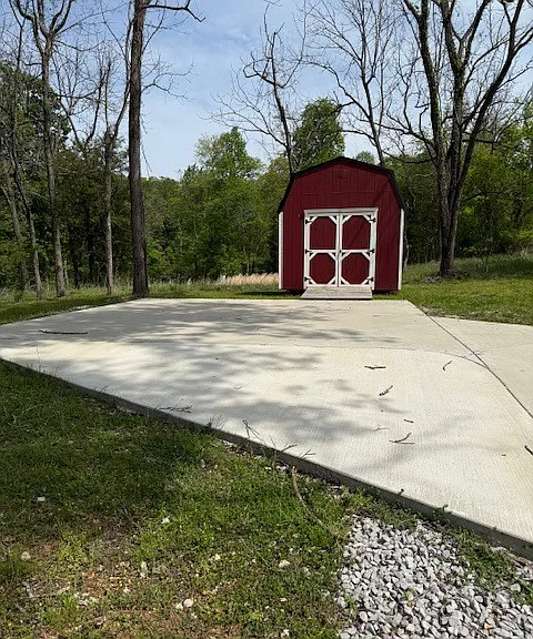 415 Thomas Ln — Photo 20