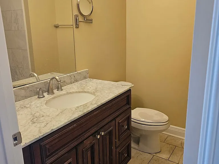 802 Saint Charles Ave — Photo 2