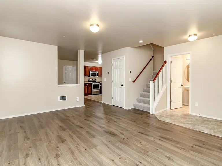 1360 Sinclair Dr — Photo 6