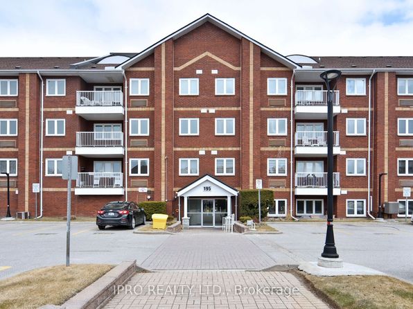 195 Lake Driveway W #102, Ajax, ON L1S 7H7