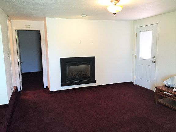2nd image of 1119 E Oak St