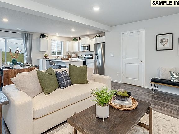 5th image of 10111 NE 79th Ct