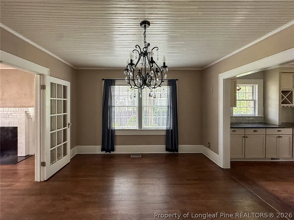 4 bed, 3.0 bath, 2136 sqft, $2,200 — Photo 4