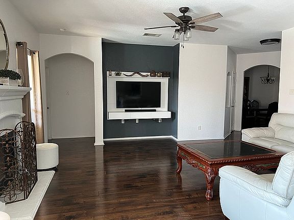 5th image of 800 Mesquite Dr