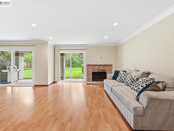 5th image of 105 Rosario Ct
