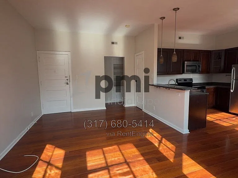 Indy Downtown Colonial Apartments — Photo 97